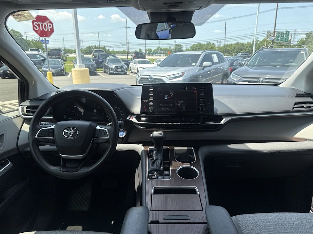 Thumbnail: 2021 Toyota Sienna - 13