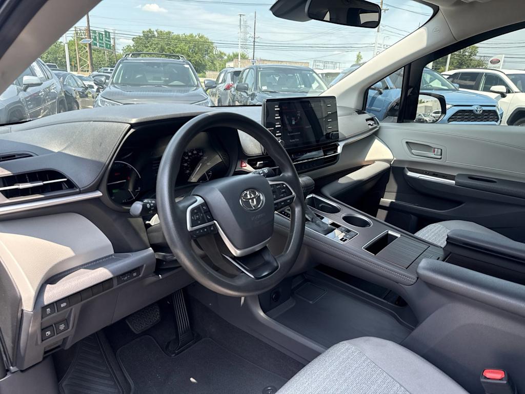 Thumbnail: 2021 Toyota Sienna - 2