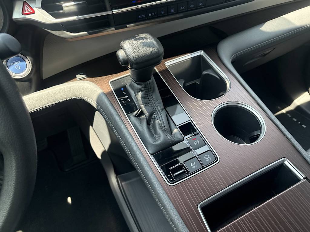 Thumbnail: 2021 Toyota Sienna - 15