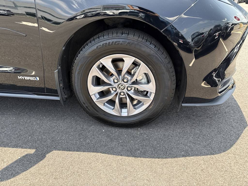 Thumbnail: 2021 Toyota Sienna - 7