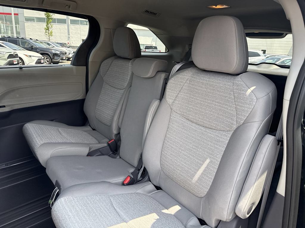 Thumbnail: 2021 Toyota Sienna - 11