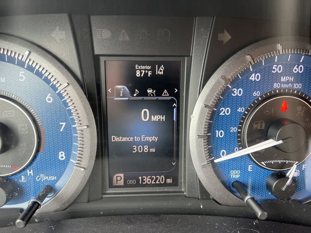 Thumbnail: 2018 Toyota Sienna - 16