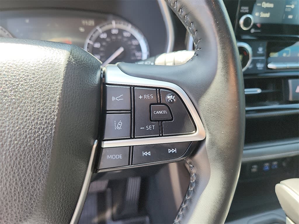 2022 Toyota Highlander XSE 24
