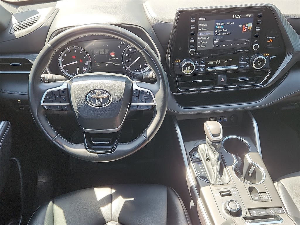 2022 Toyota Highlander XSE 2