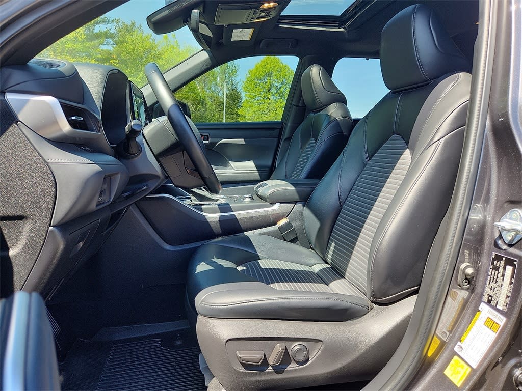 2022 Toyota Highlander XSE 10