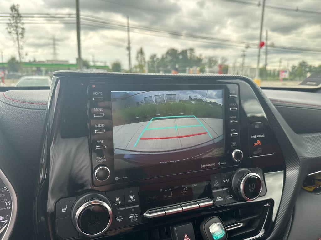 Thumbnail: 2022 Toyota Highlander - 7