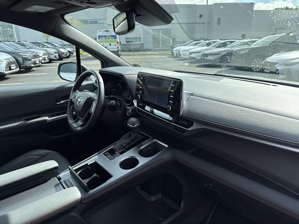 Thumbnail: 2024 Toyota Sienna - 8