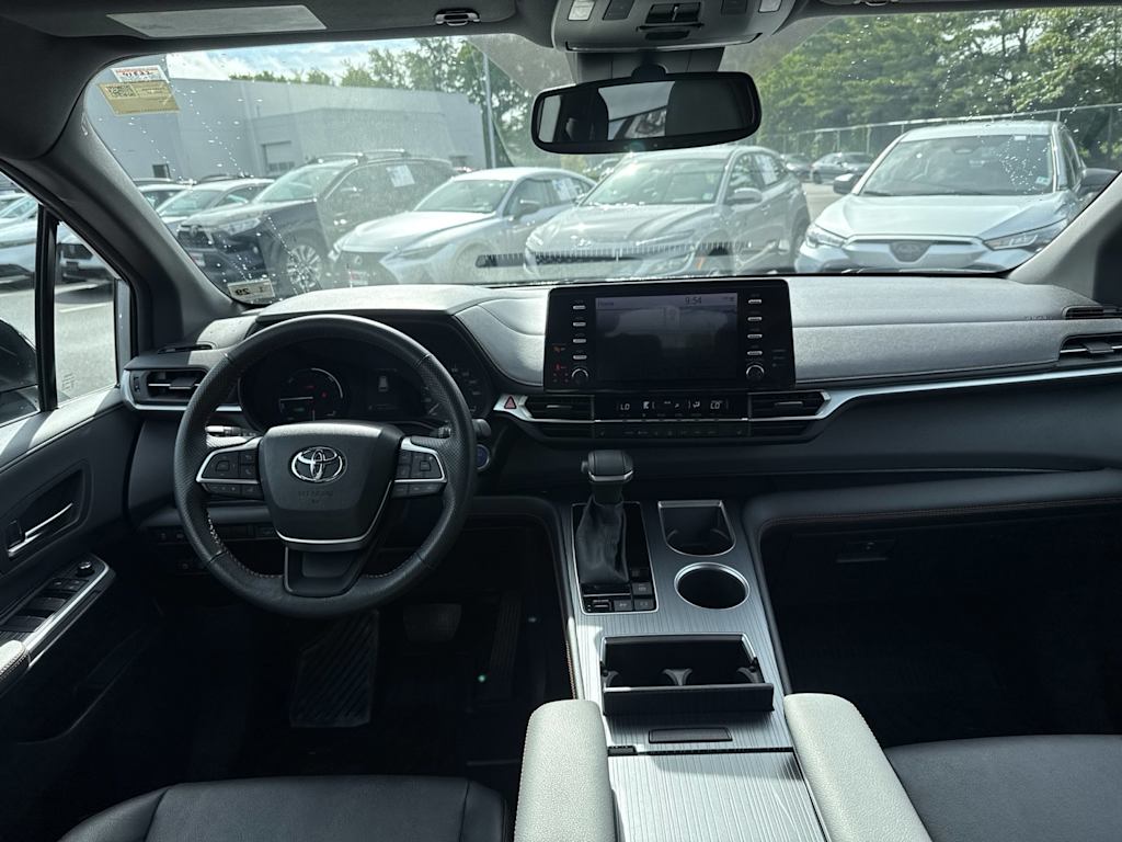 Thumbnail: 2024 Toyota Sienna - 13