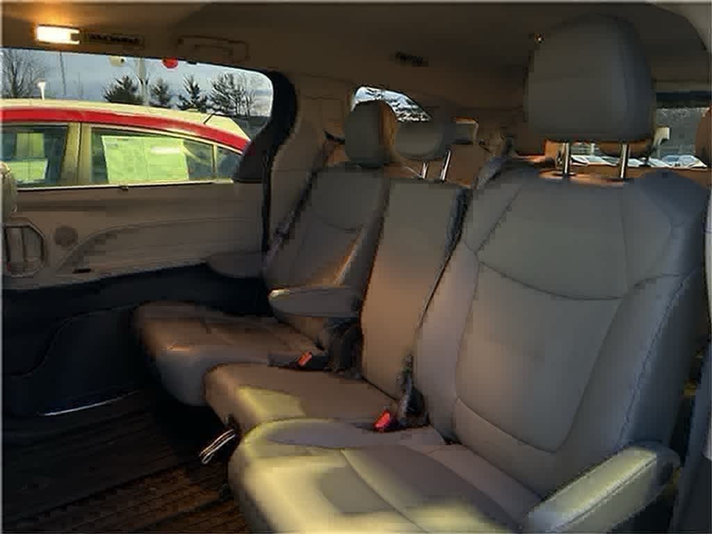 2022 Toyota Sienna XLE 8