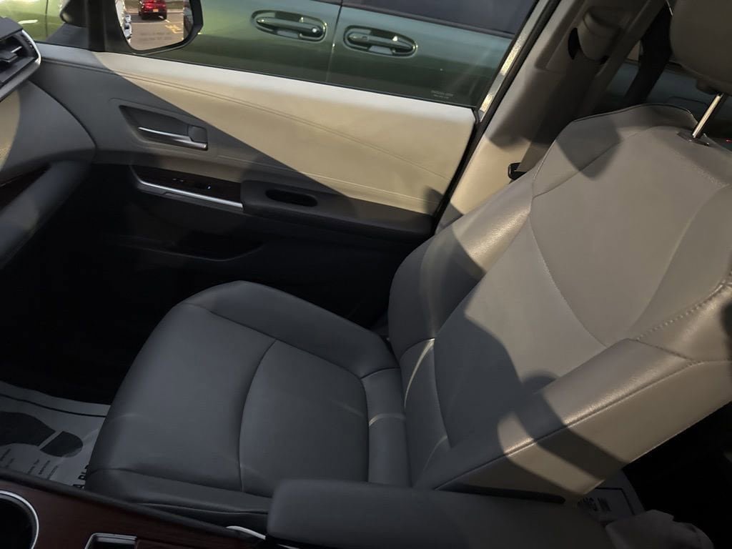 Thumbnail: 2021 Toyota Sienna - 6