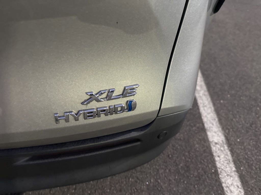 Thumbnail: 2021 Toyota Sienna - 3