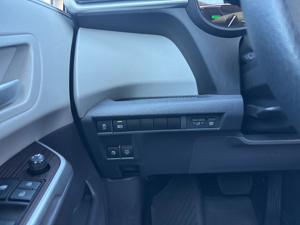 Thumbnail: 2021 Toyota Sienna - 24