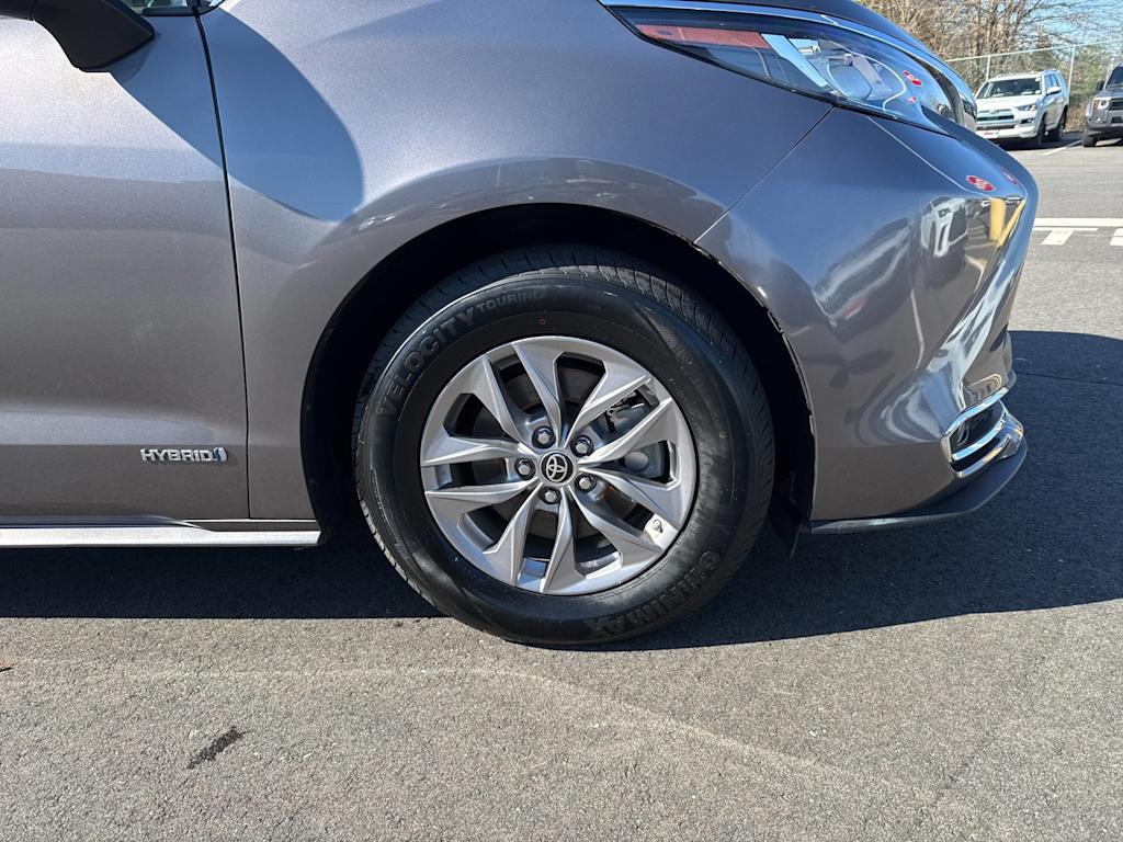 Thumbnail: 2021 Toyota Sienna - 7