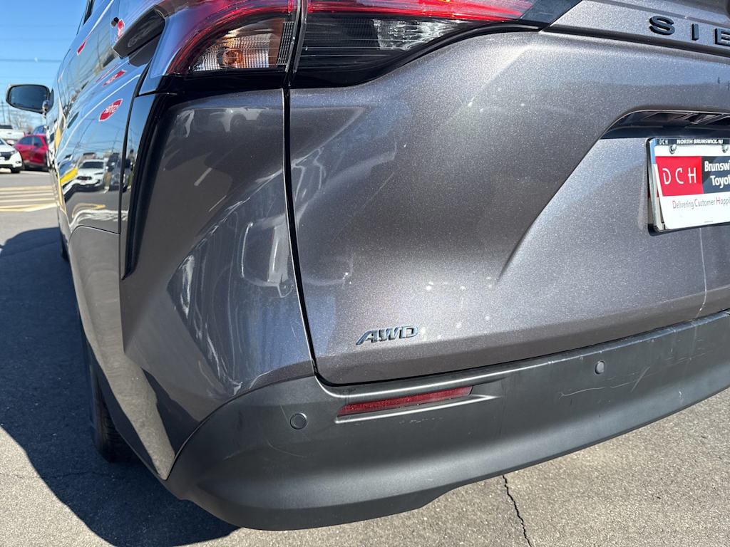 Thumbnail: 2021 Toyota Sienna - 20