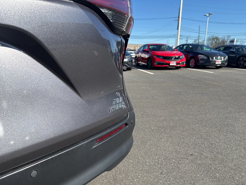 Thumbnail: 2021 Toyota Sienna - 6