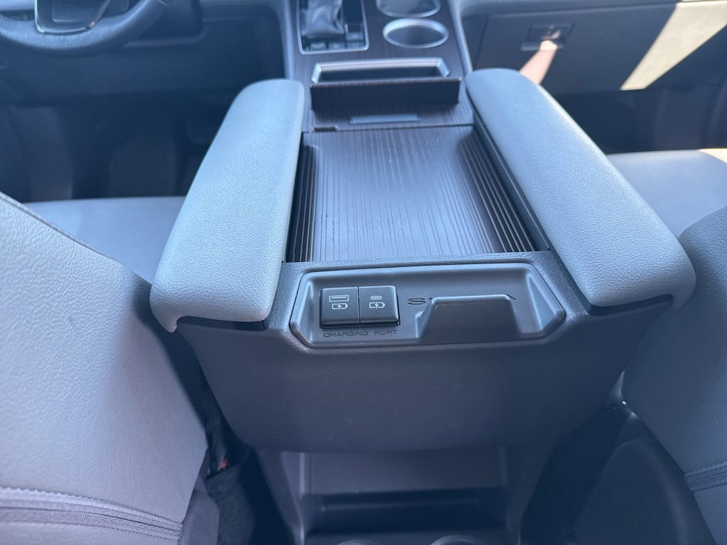 Thumbnail: 2021 Toyota Sienna - 25