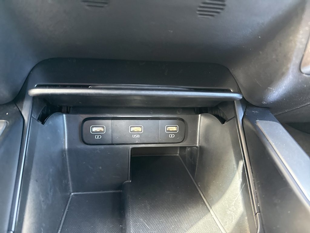 Thumbnail: 2022 Kia Sorento - 25