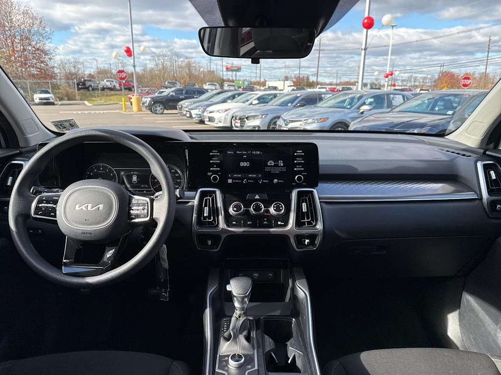 Thumbnail: 2022 Kia Sorento - 13