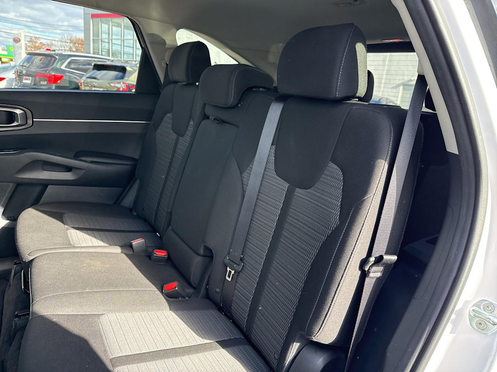 Thumbnail: 2022 Kia Sorento - 11