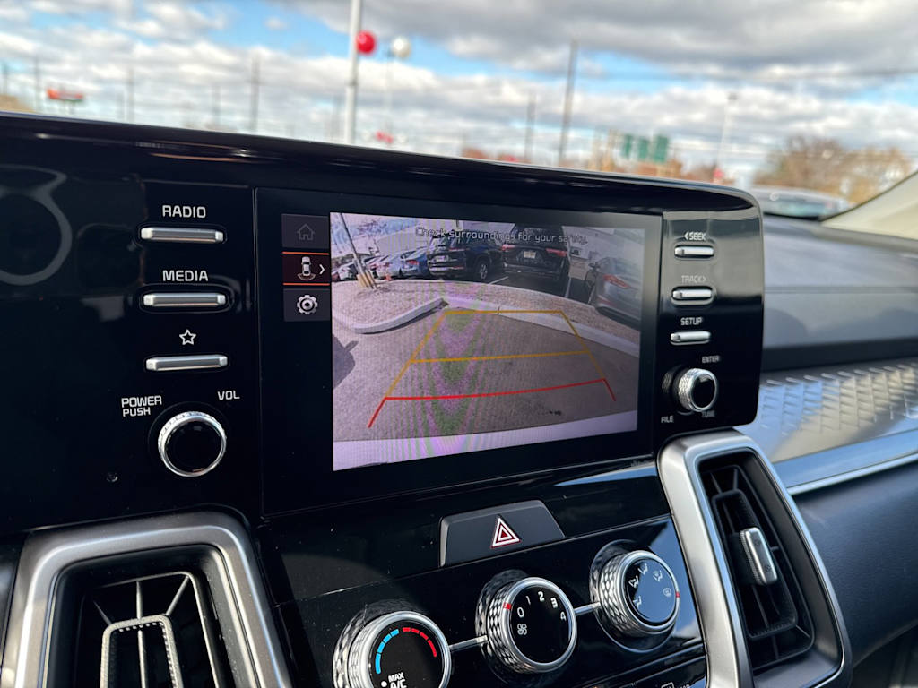 Thumbnail: 2022 Kia Sorento - 23