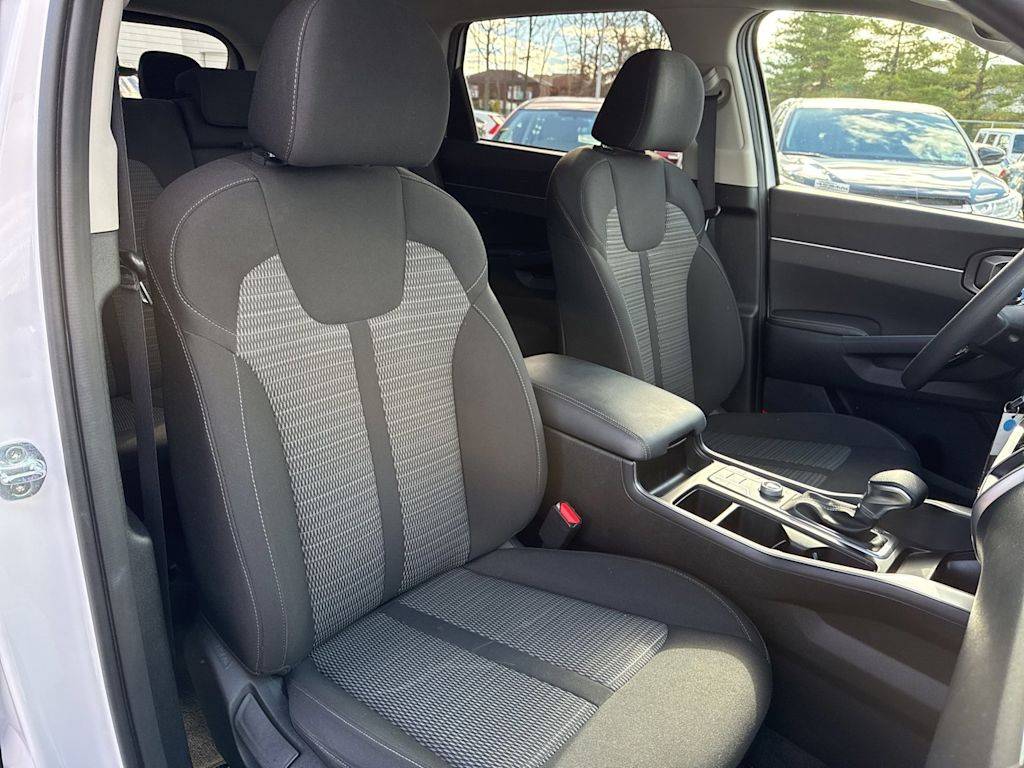 Thumbnail: 2022 Kia Sorento - 10