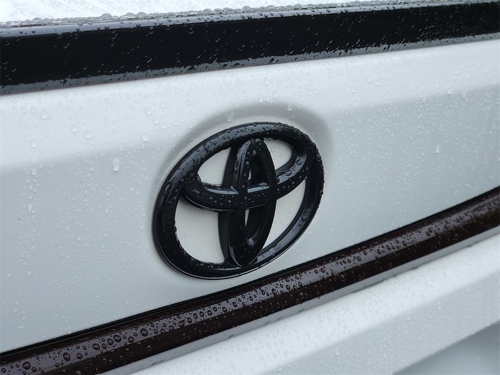Thumbnail: 2022 Toyota Corolla - 23