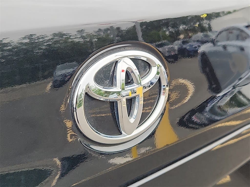 Thumbnail: 2022 Toyota Corolla Cross - 24