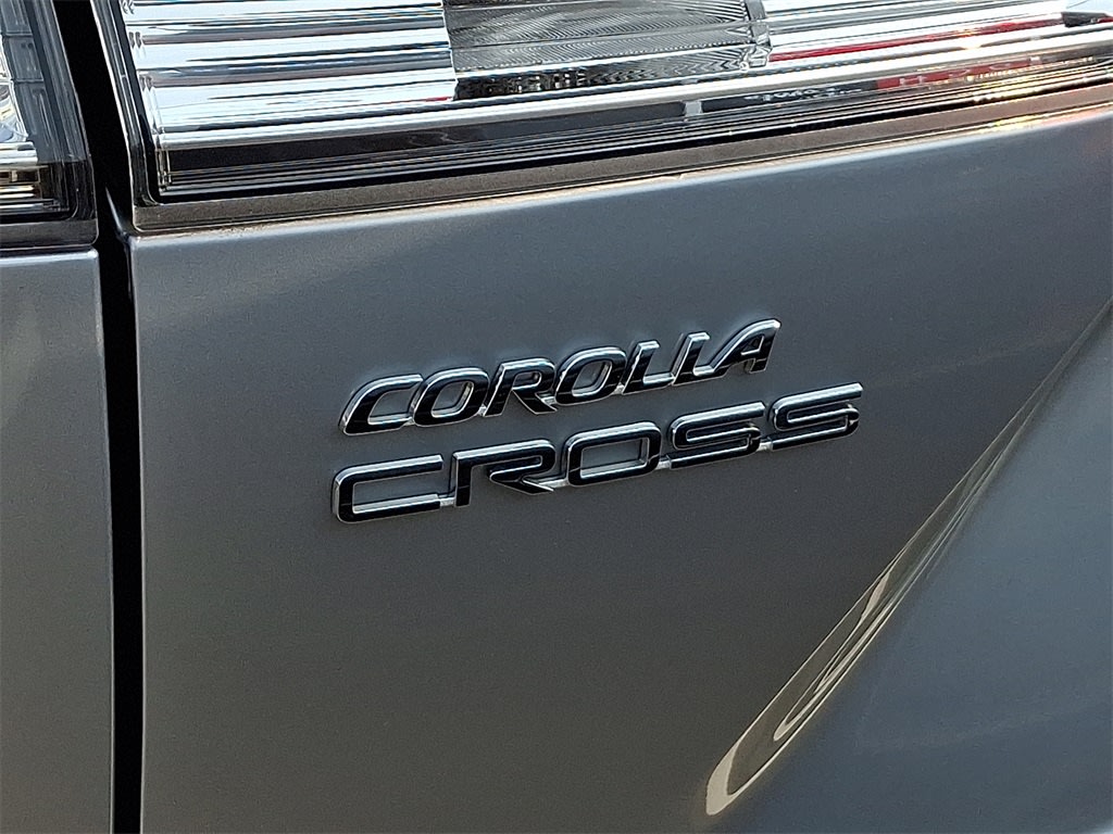 2023 Toyota Corolla Cross LE 7