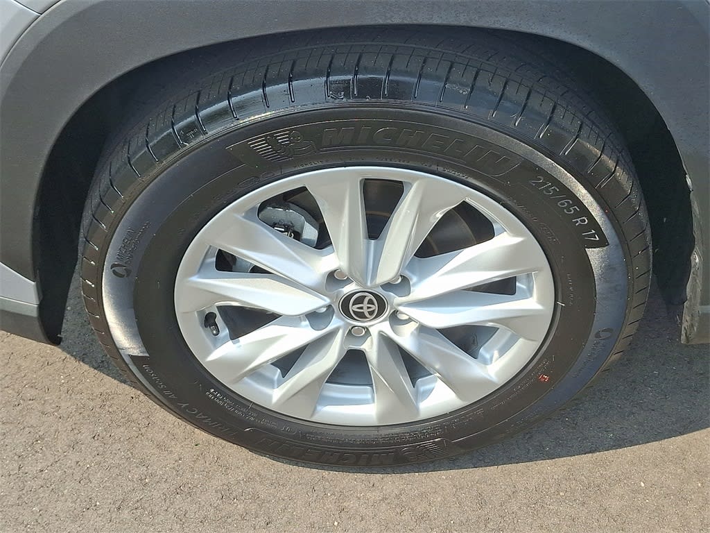 2023 Toyota Corolla Cross LE 8