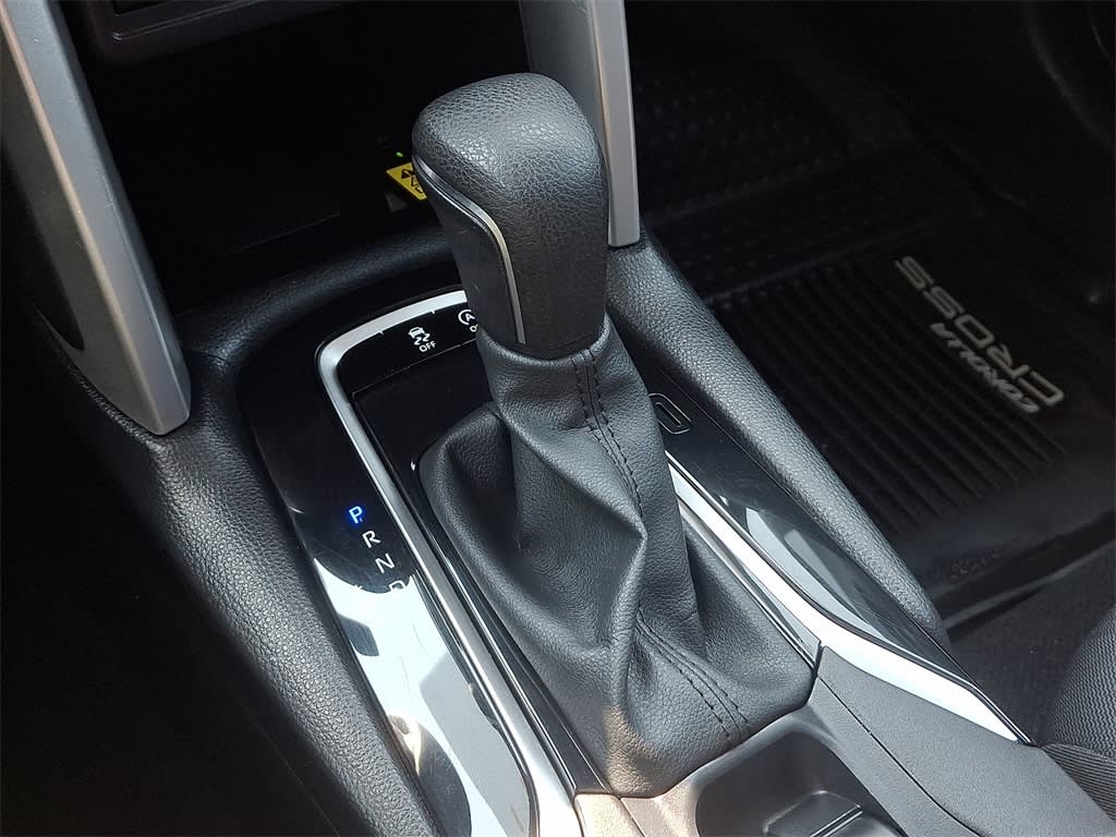 2023 Toyota Corolla Cross LE 13