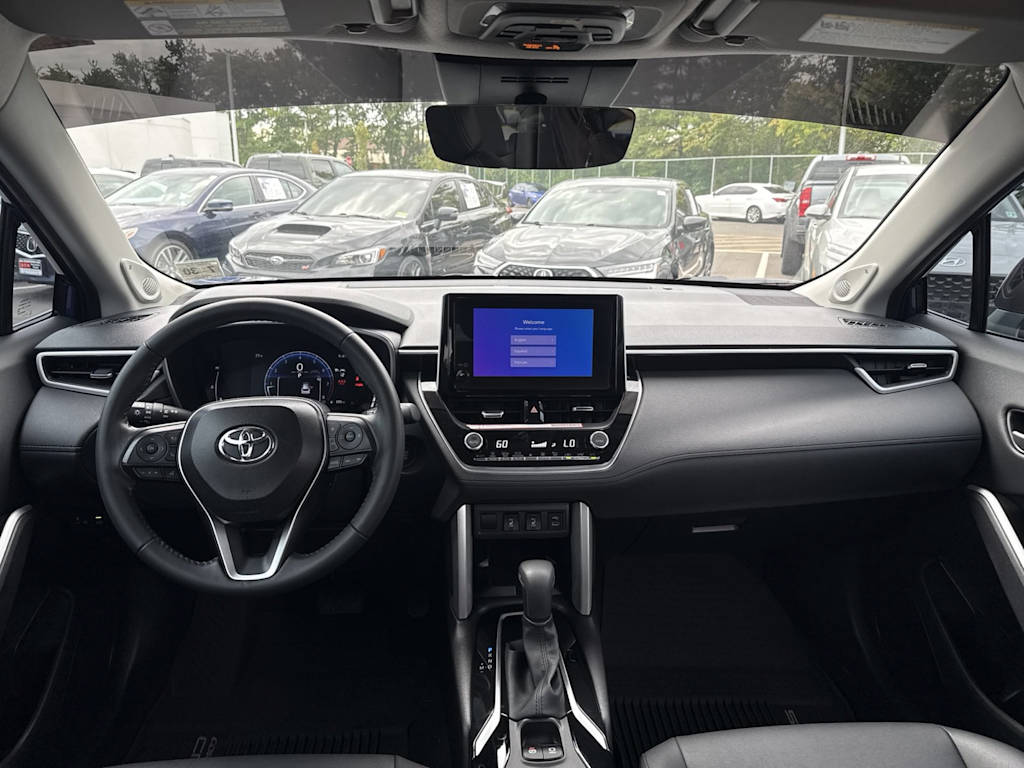 Thumbnail: 2025 Toyota Corolla Cross - 12