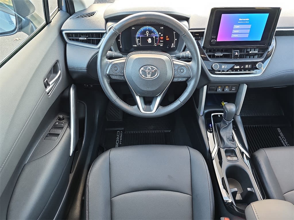 2023 Toyota Corolla Cross XLE 2