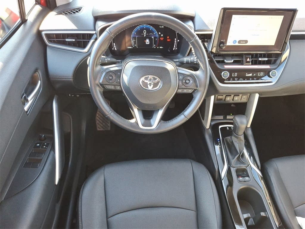 2024 Toyota Corolla Cross XLE 2