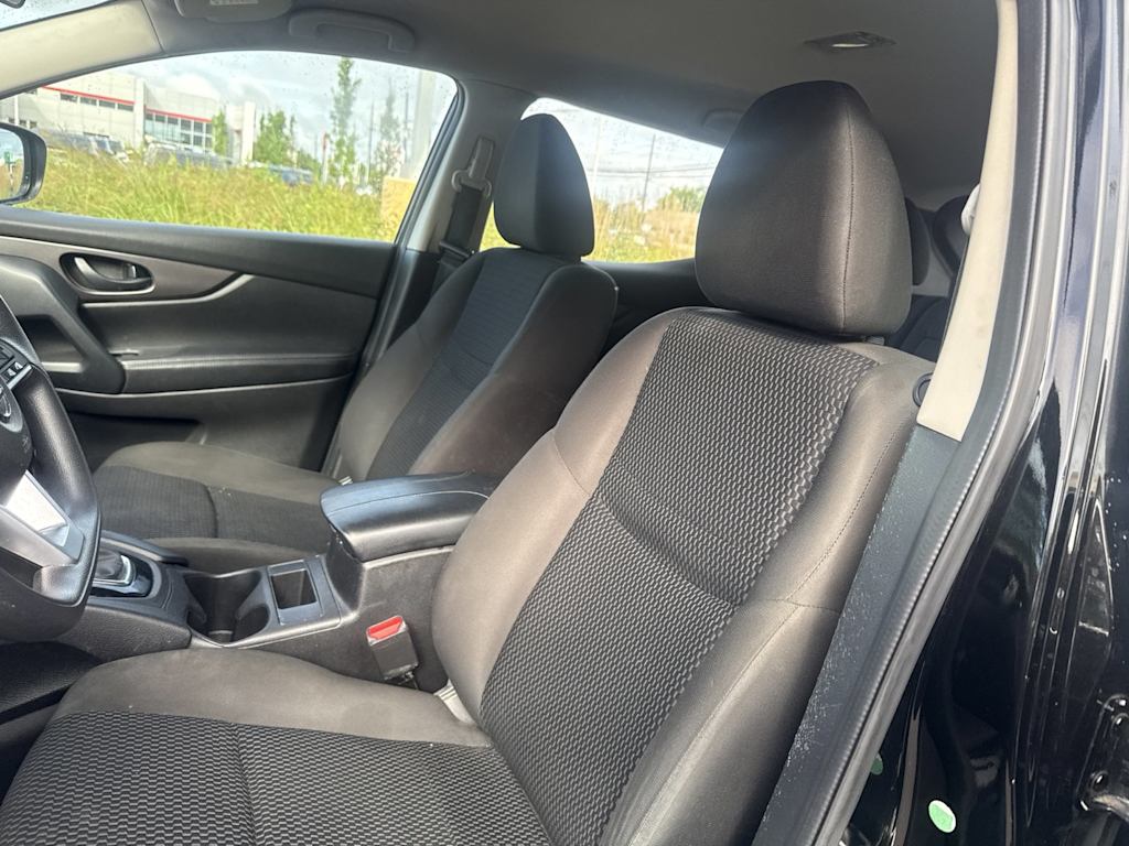 Thumbnail: 2021 Nissan Rogue Sport - 9