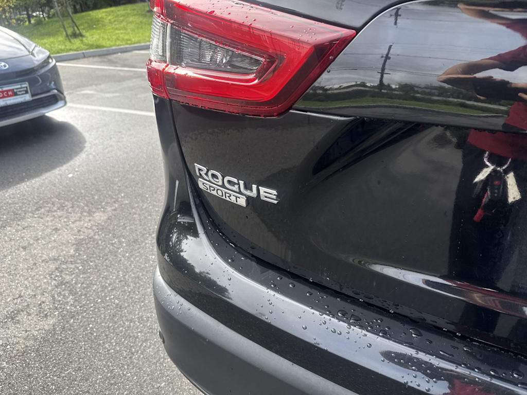 Thumbnail: 2021 Nissan Rogue Sport - 6