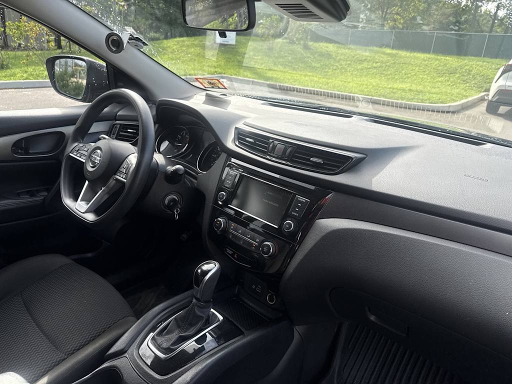 Thumbnail: 2021 Nissan Rogue Sport - 8