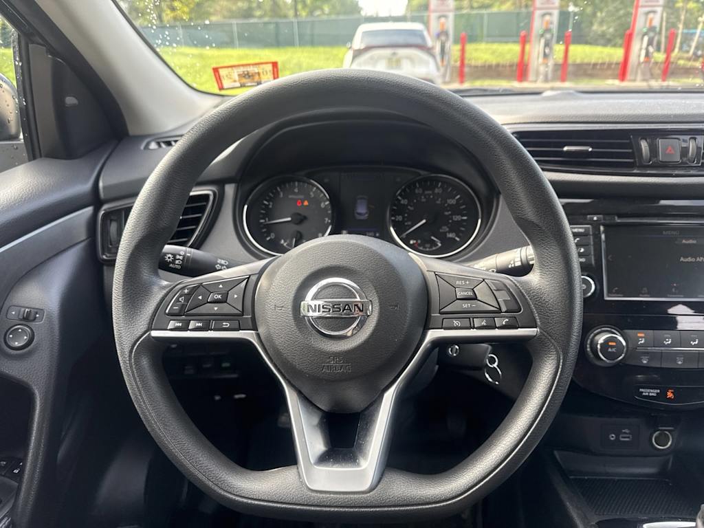 Thumbnail: 2021 Nissan Rogue Sport - 12