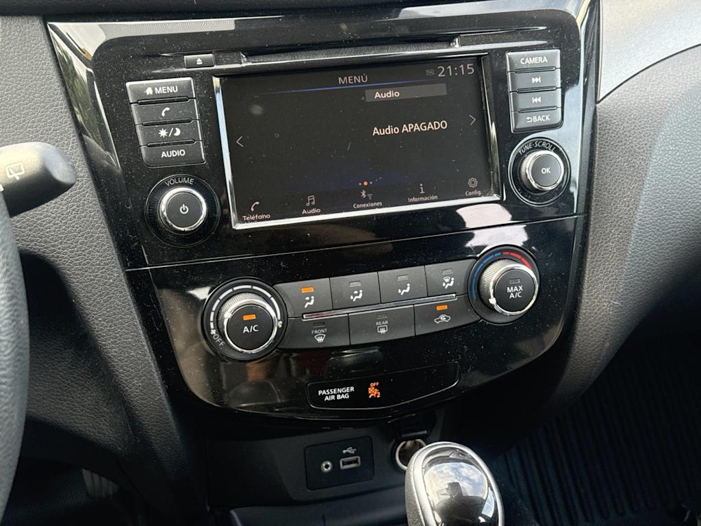 Thumbnail: 2021 Nissan Rogue Sport - 21