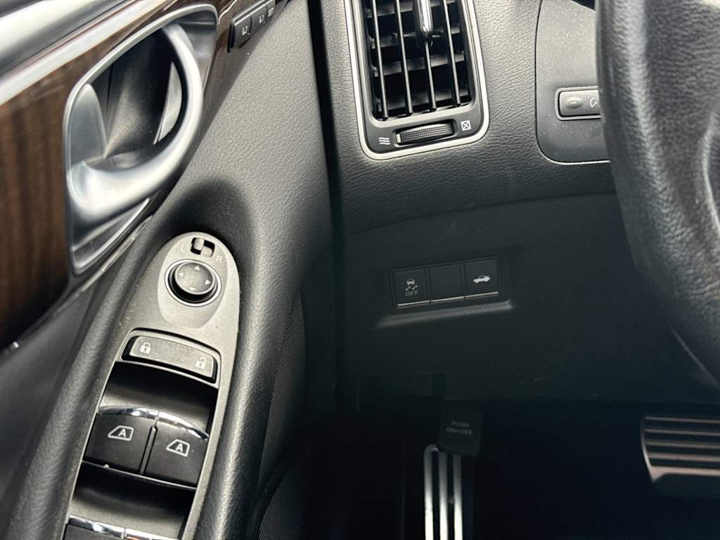 Thumbnail: 2016 INFINITI Q50 - 25