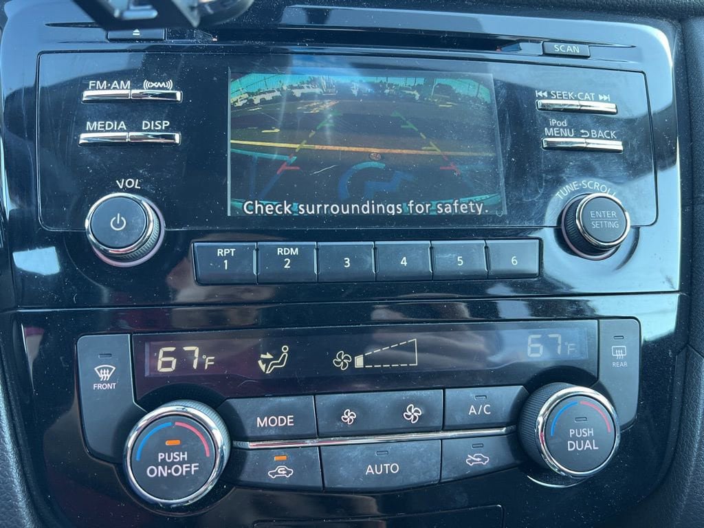 Thumbnail: 2017 Nissan Rogue - 8