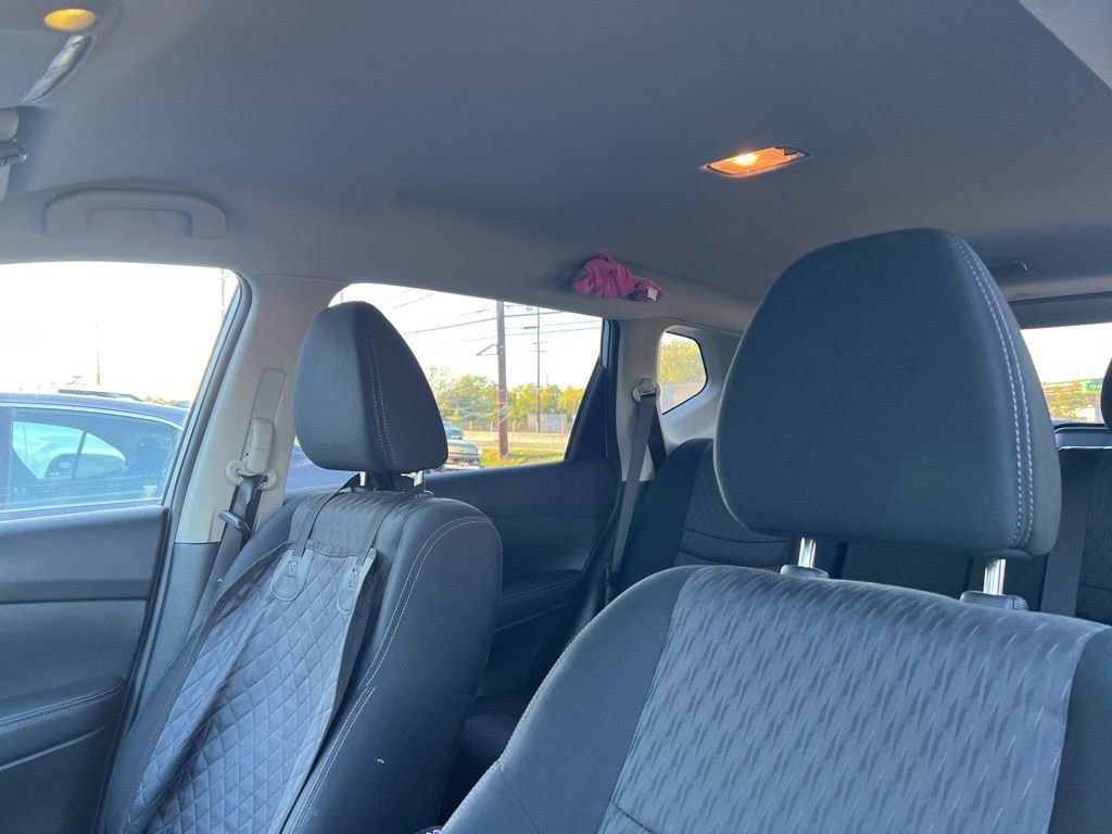 Thumbnail: 2017 Nissan Rogue - 12