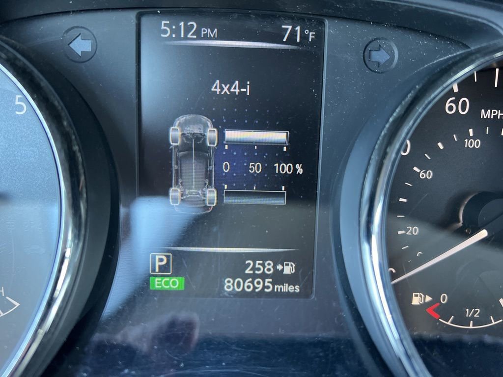 Thumbnail: 2017 Nissan Rogue - 16