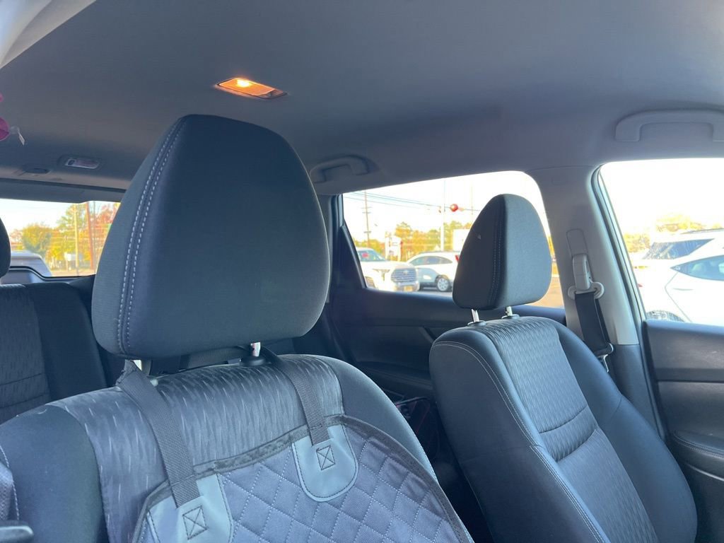 Thumbnail: 2017 Nissan Rogue - 5