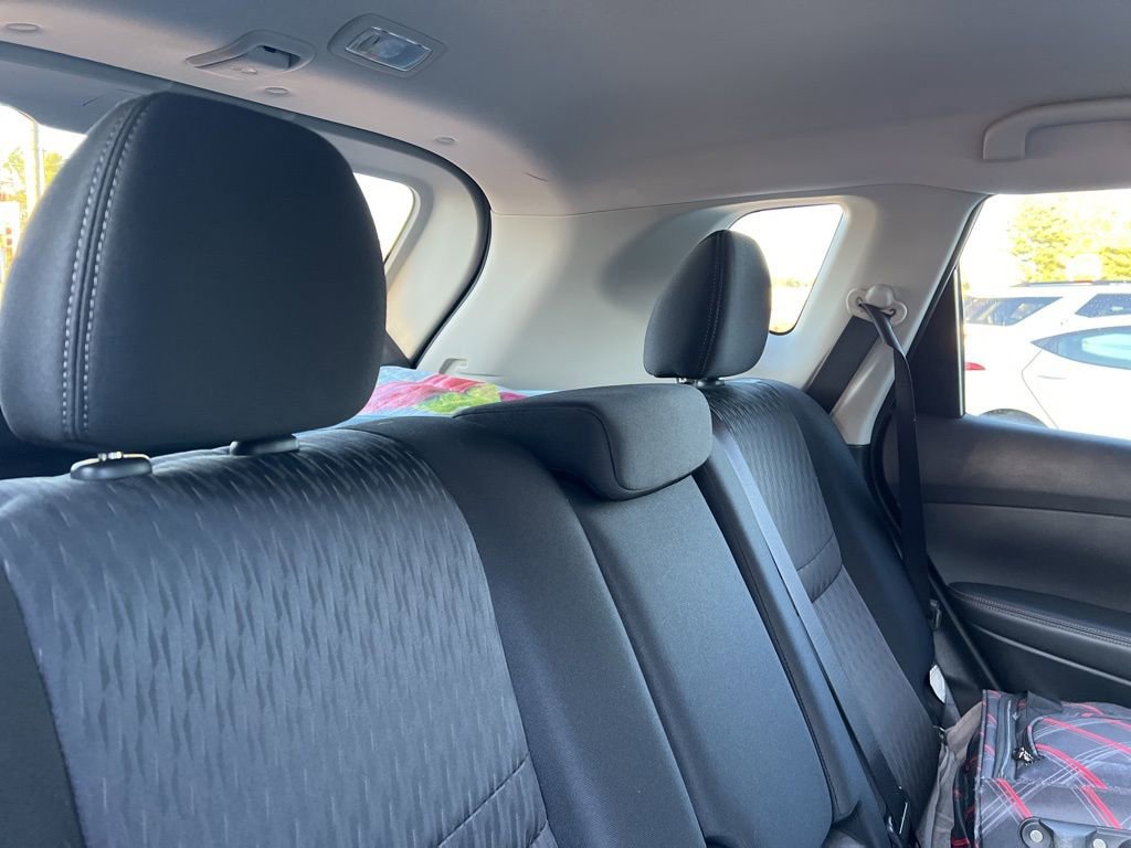 Thumbnail: 2017 Nissan Rogue - 6