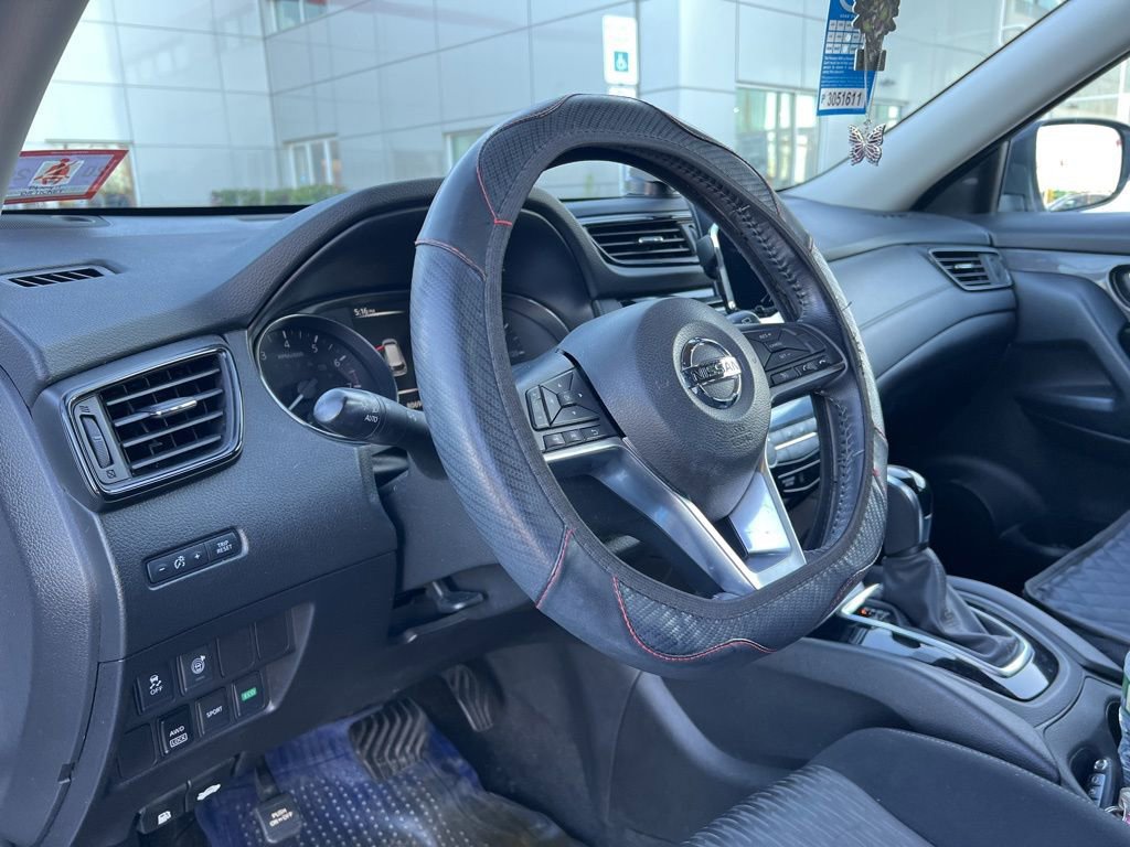 Thumbnail: 2017 Nissan Rogue - 2