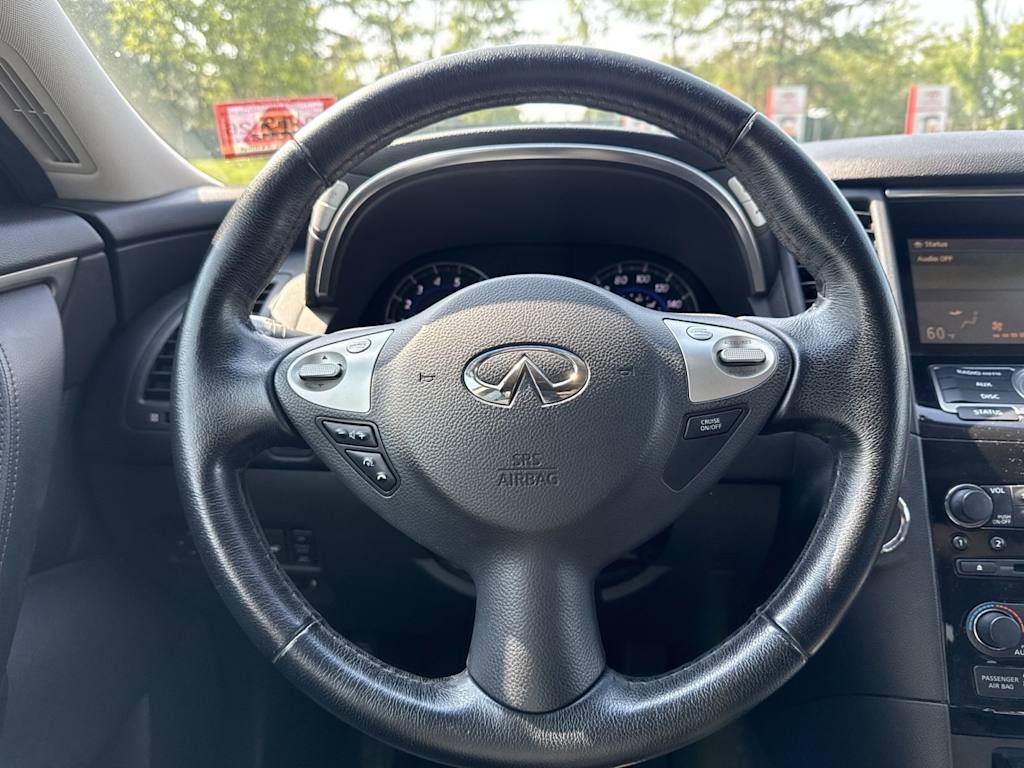 Thumbnail: 2017 INFINITI QX70 - 12