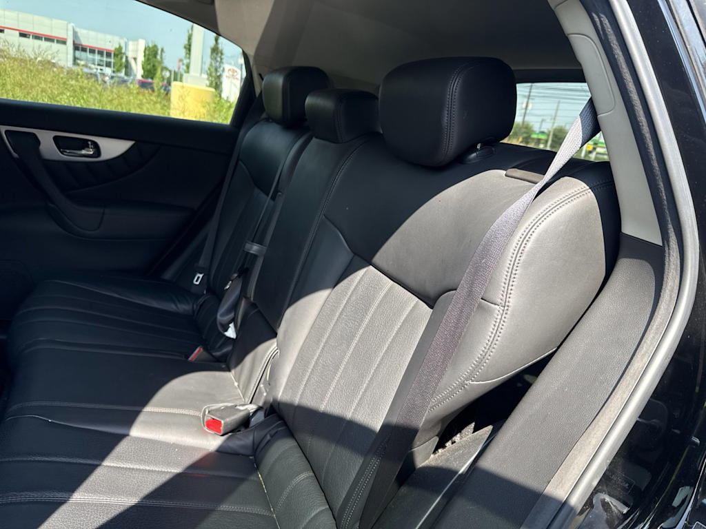 Thumbnail: 2017 INFINITI QX70 - 11