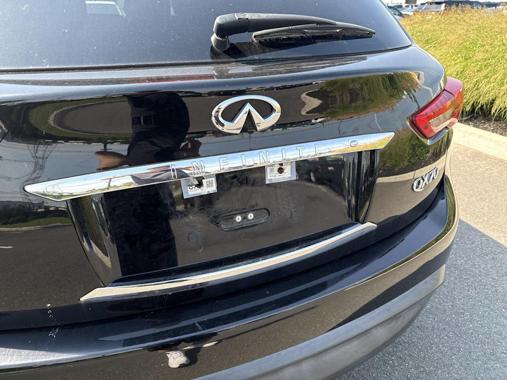 Thumbnail: 2017 INFINITI QX70 - 19