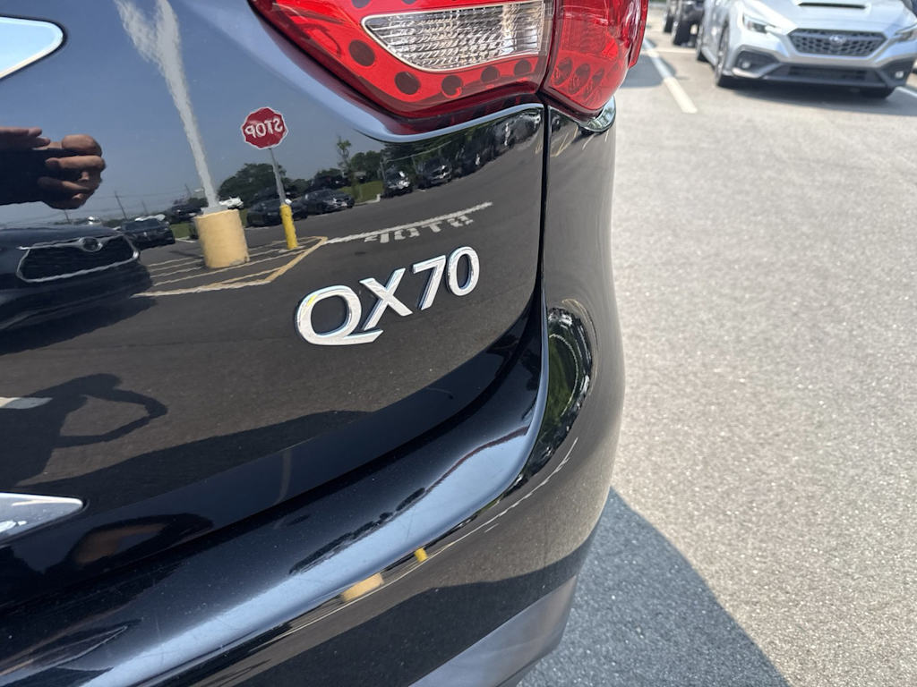 Thumbnail: 2017 INFINITI QX70 - 20