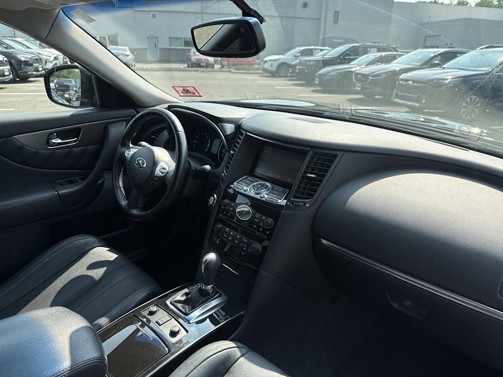 Thumbnail: 2017 INFINITI QX70 - 8
